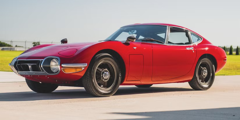 Toyota-2000GT-Front
